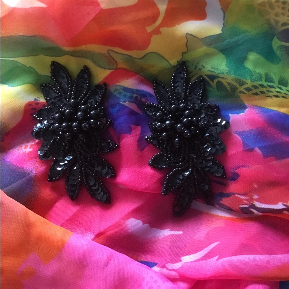 🌸 Vtg 80s Black Beaded Clip Earrings Vintage Beads Beading 80’s 1980’s GUC 🌺 - Picture 3 of 10